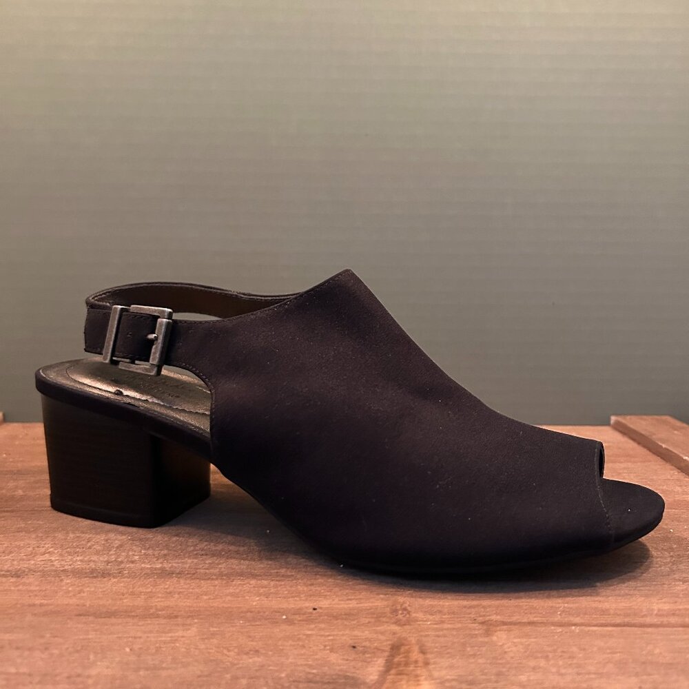 Life Stride Womens Black Peep Toe Pumps With 2.5" Block Heel Size 11M